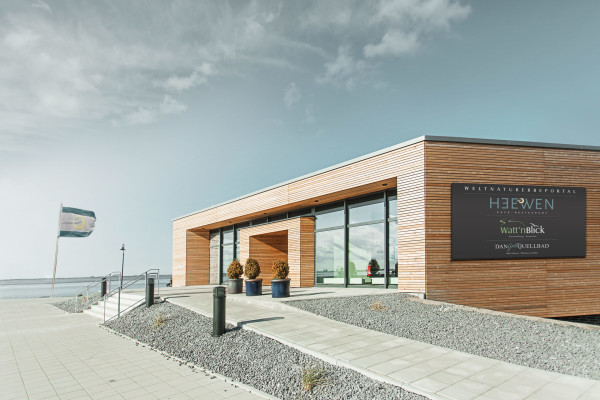 Eingang Weltnaturerbeportal Dangast Restaurant Heewen im Weltnaturerbeportal Wattenmeer Dangast